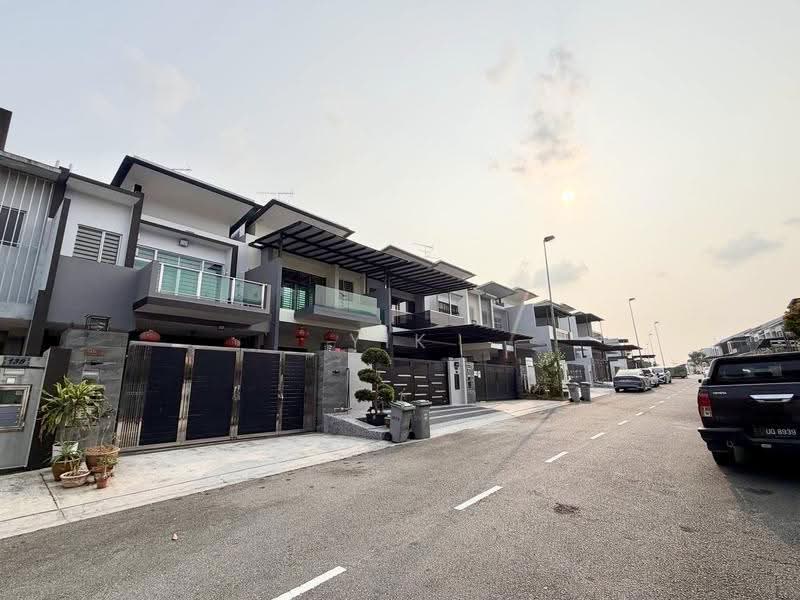 Rumah Teres 2-Tingkat untuk Dijual di Nusa Sentral (Iskandar Puteri (Nusajaya)) - Yik Tat - Exterior - PropertyGuru.com.my