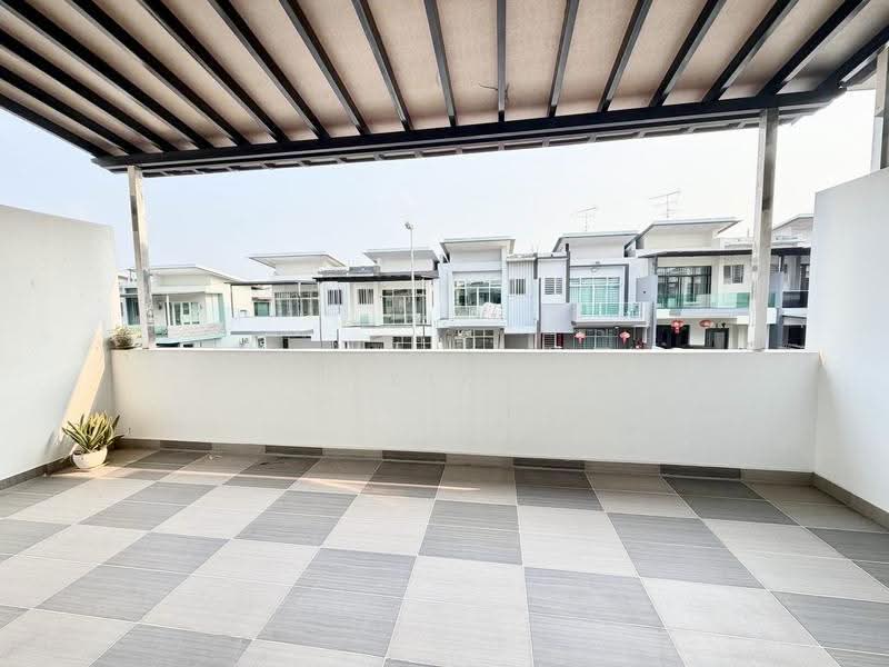 Rumah Teres 2-Tingkat untuk Dijual di Nusa Sentral (Iskandar Puteri (Nusajaya)) - Yik Tat - Balcony - PropertyGuru.com.my