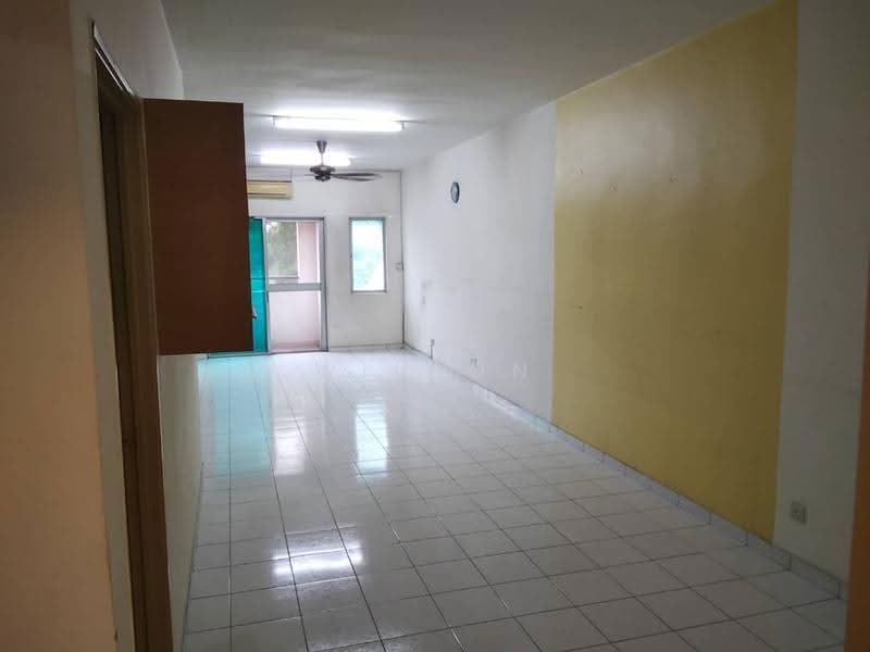 Townhouse for Sale in Batu Caves (Selangor) - Wilson Wong - Living Room - PropertyGuru.com.my