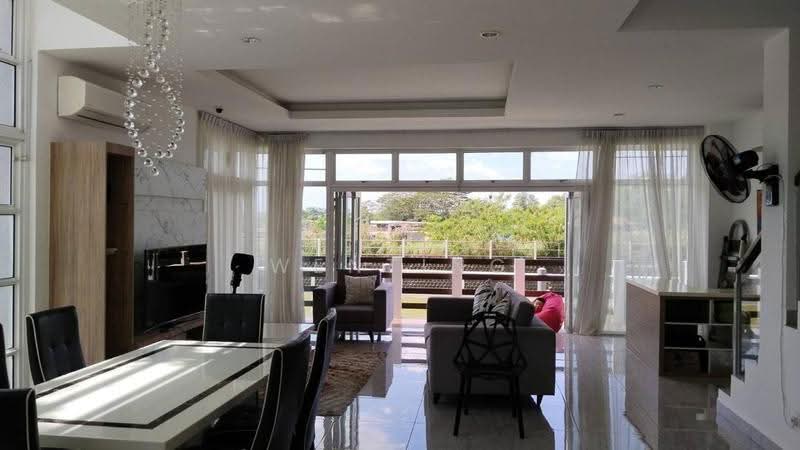 Twin Villas for Rent in Johor Bahru (Johor) - Wenting Lee - Living Room - PropertyGuru.com.my