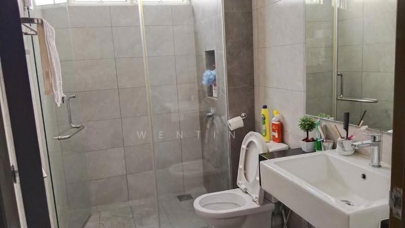 Twin Villas for Rent in Johor Bahru (Johor) - Wenting Lee - Bathroom - PropertyGuru.com.my