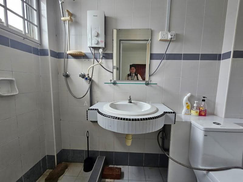 Kondominium untuk Disewa di Casuarina Park (Pandan Wangi) - Ann Lim - Bathroom - PropertyGuru.com.my