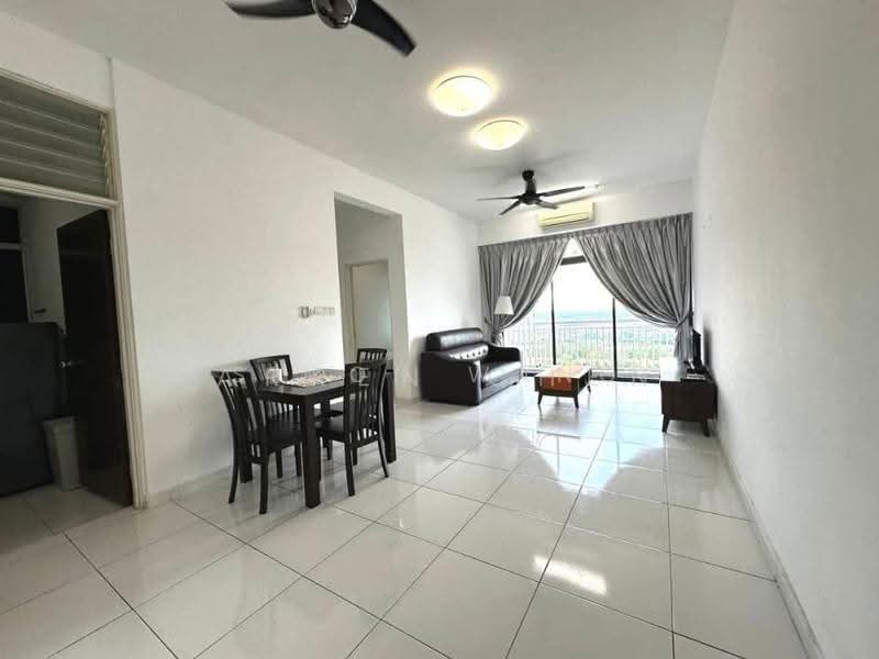 Kediaman Servis untuk Dijual di Setia Sky 88 - Simon Wang - Living Room - PropertyGuru.com.my