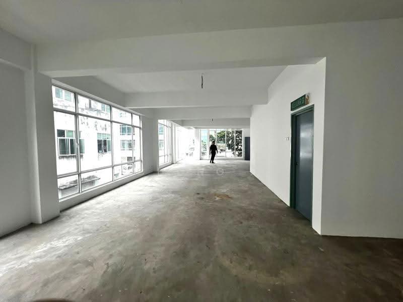 Shop / Office for Rent in Taman Equine (Seri Kembangan) - Chong . - Interior - PropertyGuru.com.my