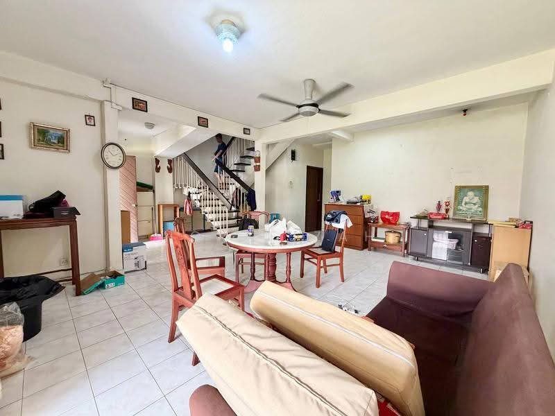 2-storey Terraced House for Sale in Subang Jaya (Selangor) - NoraFizah Gapar - Living Room - PropertyGuru.com.my