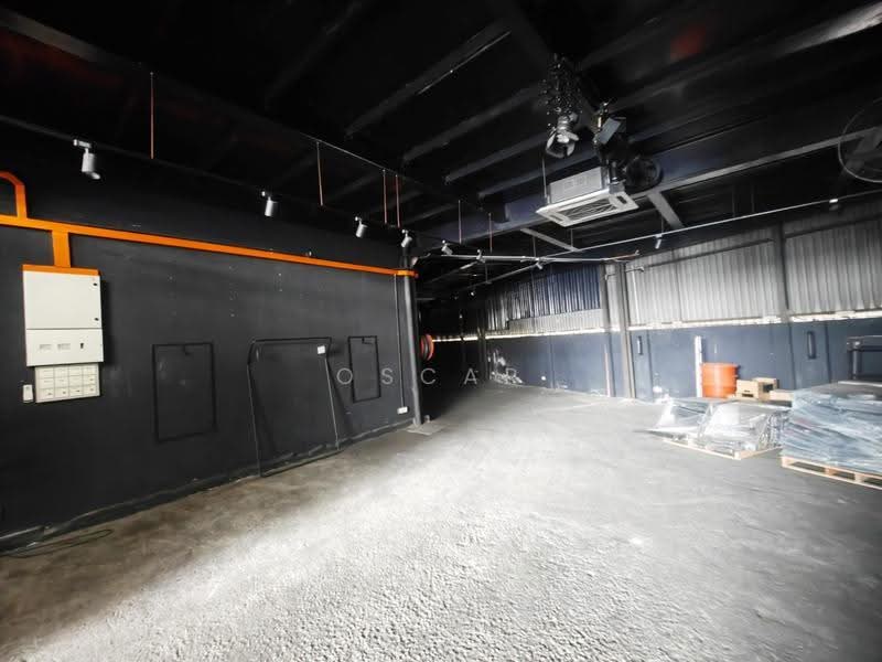 Warehouse for Rent in Taman Industri Bolton (Batu Caves) - Oscar Lee - Interior - PropertyGuru.com.my