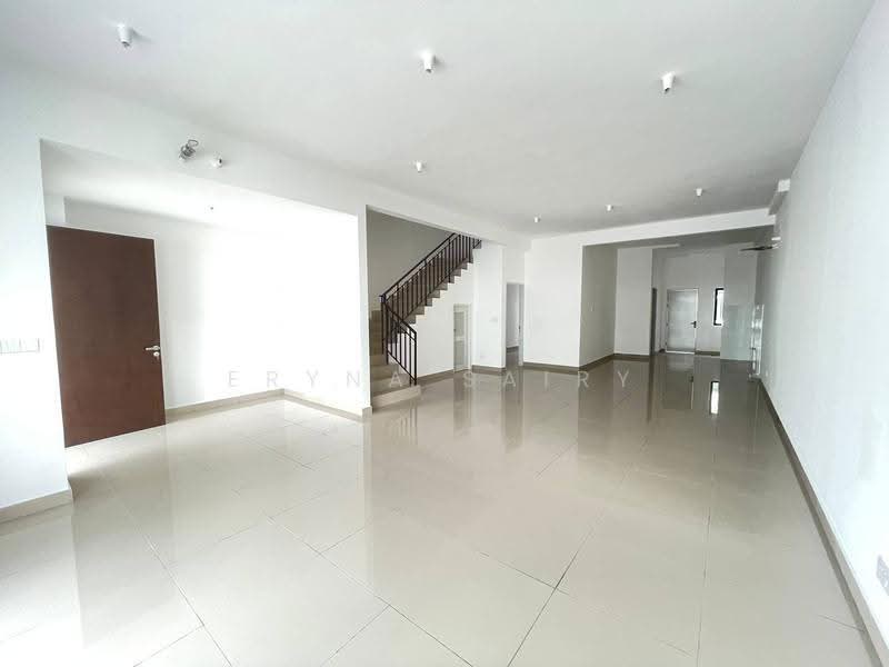 Rumah Teres untuk Dijual di Cyberjaya (Selangor) - Eryna Sairy - Living Room - PropertyGuru.com.my