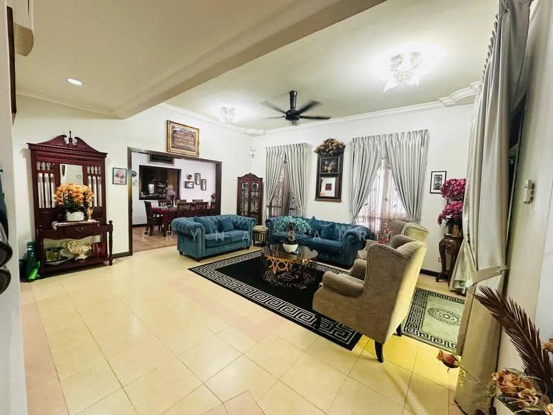 Rumah Berkembar untuk Dijual di Ukay Perdana (Ulu Kelang) - Eryna Sairy - Living Room - PropertyGuru.com.my