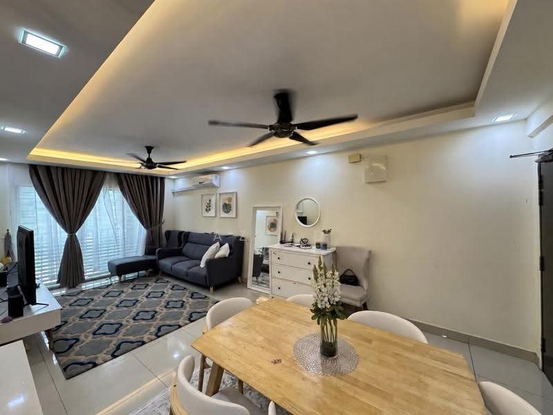 Kediaman Servis untuk Dijual di Amara - Azzad Zarull - Living Room - PropertyGuru.com.my