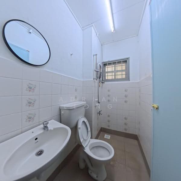 Rumah Teres 2-Tingkat untuk Disewa di Bandar Kinrara (Selangor) - Adrian Leong - Bathroom - PropertyGuru.com.my