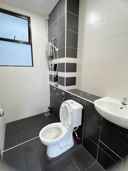 Pangsapuri untuk Dijual di Seri Austin Residence (Pangsapuri Seri Austin) - Simon Wang - Bathroom - PropertyGuru.com.my