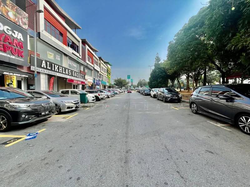 Shop for Rent in Seksyen 7 (Shah Alam) - Amirun Kinanah - Exterior - PropertyGuru.com.my