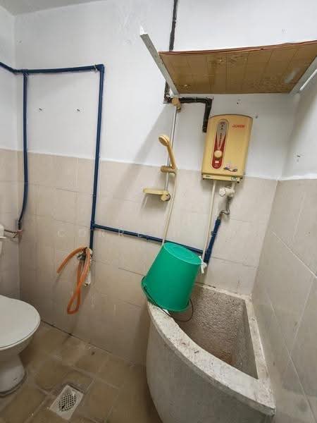 Flat for Rent at Rifle Range - Correen Lee - Bathroom - PropertyGuru.com.my