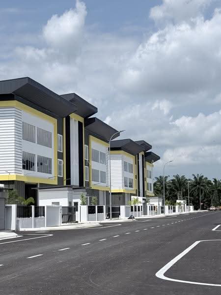 Kilang Berkembar untuk Dijual di Kampung Teluk Mengkuang (Telok Panglima Garang) - Joanne Tan - Exterior - PropertyGuru.com.my