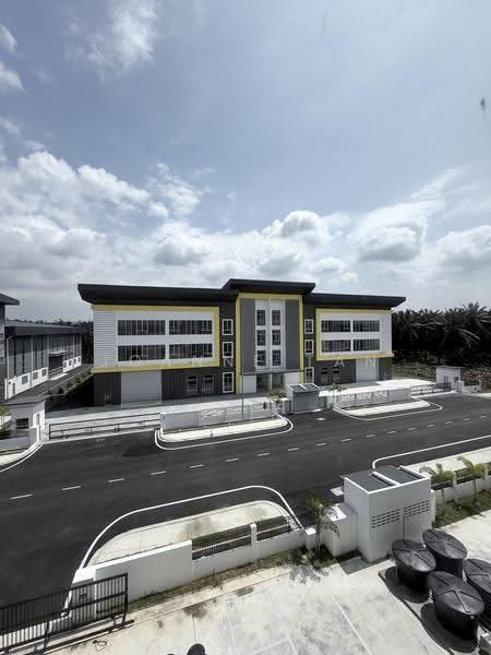 Kilang Berkembar untuk Dijual di Kampung Teluk Mengkuang (Telok Panglima Garang) - Joanne Tan - Exterior - PropertyGuru.com.my