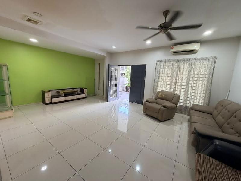 Rumah Teres 3-Tingkat untuk Dijual di Rawang (Selangor) - Andy Yap - Living Room - PropertyGuru.com.my