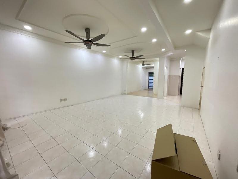 Rumah Teres 2-Tingkat untuk Dijual di Rawang (Selangor) - Andy Yap - Living Room - PropertyGuru.com.my