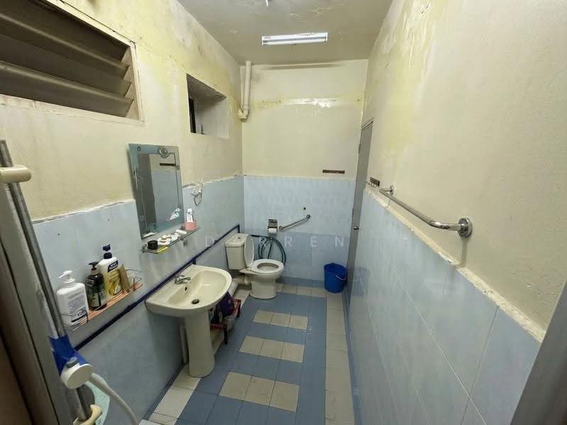 Apartment for Sale at Desa Daya - Darren Lye - Bathroom - PropertyGuru.com.my
