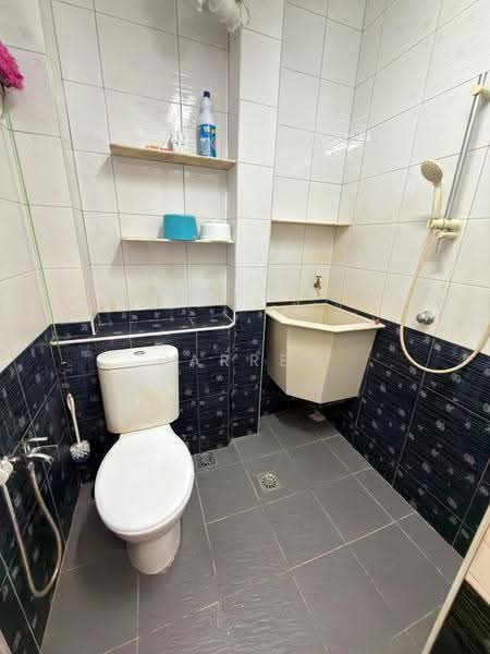 Pangsapuri untuk Dijual di Desa Green - Darren Lye - Bathroom - PropertyGuru.com.my