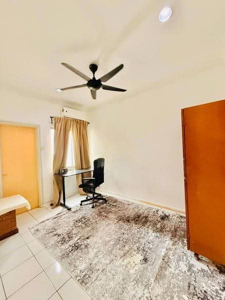 Rumah Teres 2-Tingkat untuk Disewa di Usj 1 (Subang Jaya) - Erin Yusof - Study - PropertyGuru.com.my