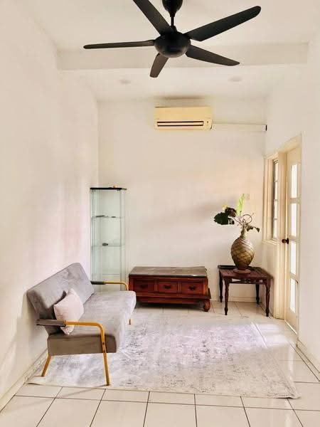 Rumah Teres 2-Tingkat untuk Disewa di Usj 1 (Subang Jaya) - Erin Yusof - Living Room - PropertyGuru.com.my