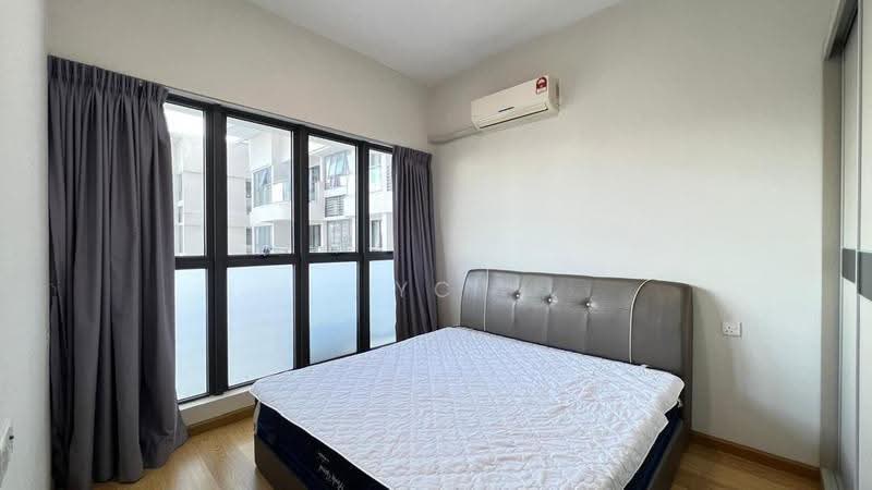 Condominium for Rent at Lovell @ Country Garden Danga Bay - YC Fung - Bedroom - PropertyGuru.com.my