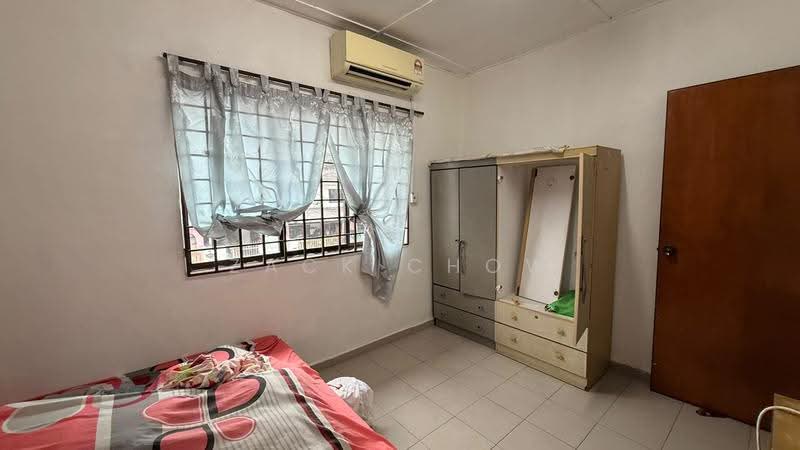Rumah Teres 2-Tingkat untuk Dijual di Taman Molek (Johor Bahru) - Zack Chow - Bedroom - PropertyGuru.com.my