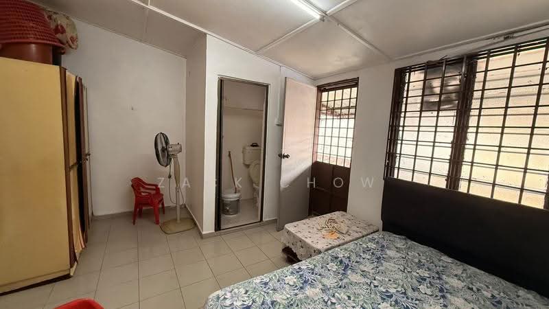 Rumah Teres 2-Tingkat untuk Dijual di Taman Molek (Johor Bahru) - Zack Chow - Bedroom - PropertyGuru.com.my