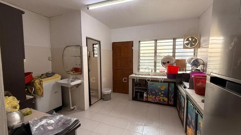 Rumah Teres 2-Tingkat untuk Dijual di Taman Molek (Johor Bahru) - Zack Chow - Kitchen - PropertyGuru.com.my