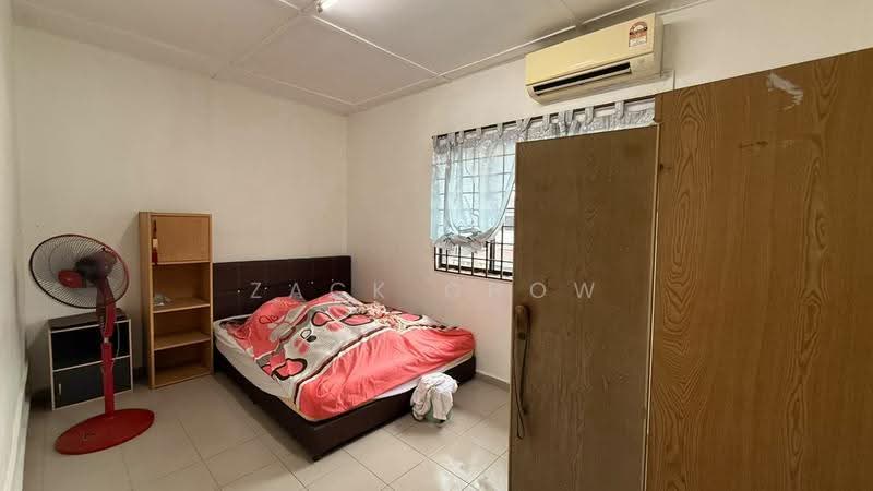 Rumah Teres 2-Tingkat untuk Dijual di Taman Molek (Johor Bahru) - Zack Chow - Bedroom - PropertyGuru.com.my
