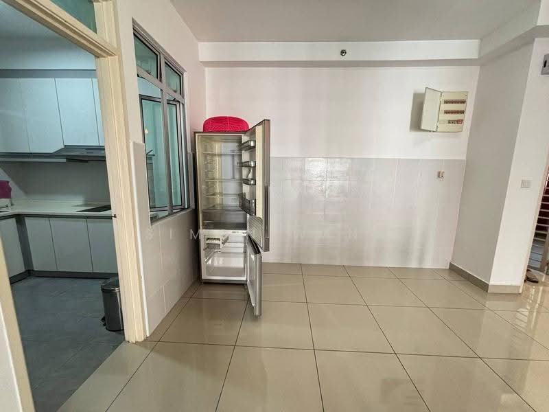 Apartment for Sale at Austin Suites (Permata Austin) - Simon Wang - Kitchen - PropertyGuru.com.my