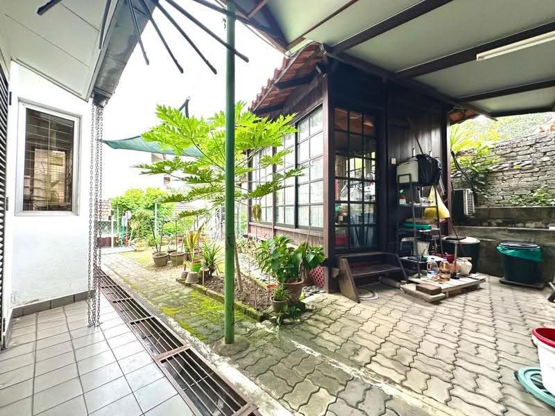 Rumah Berkembar untuk Dijual di SS4 (Petaling Jaya) - Nurul Izza - Exterior - PropertyGuru.com.my