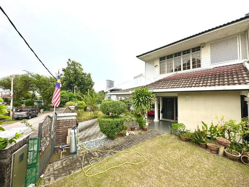 Rumah Berkembar untuk Dijual di SS4 (Petaling Jaya) - Nurul Izza - Exterior - PropertyGuru.com.my