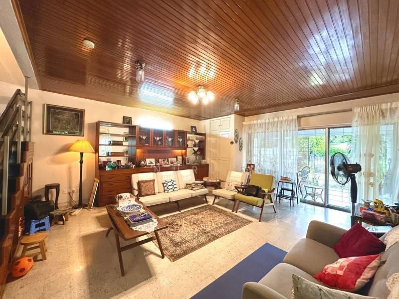 Rumah Berkembar untuk Dijual di SS4 (Petaling Jaya) - Nurul Izza - Living Room - PropertyGuru.com.my