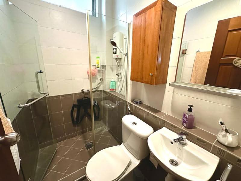 Rumah Berkembar untuk Dijual di SS4 (Petaling Jaya) - Nurul Izza - Bathroom - PropertyGuru.com.my