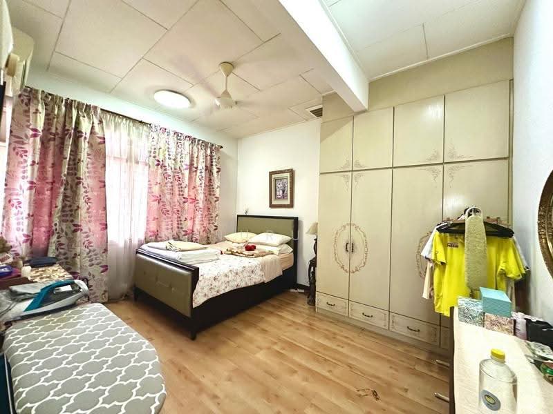 Rumah Berkembar untuk Dijual di SS4 (Petaling Jaya) - Nurul Izza - Bedroom - PropertyGuru.com.my