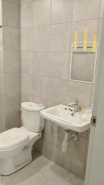 Kediaman Servis untuk Disewa di One Equine - LM Gan - Bathroom - PropertyGuru.com.my