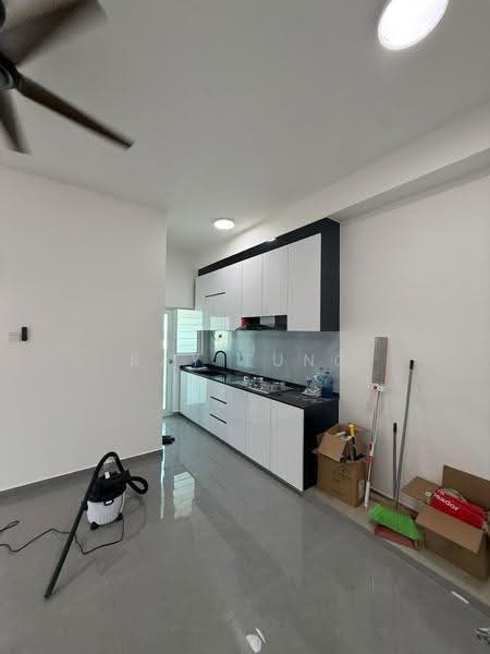Kediaman Servis untuk Disewa di D'carlton (Residensi Seri Mega) - Ray Tung - Kitchen - PropertyGuru.com.my
