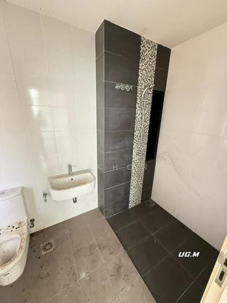 Bungalow House for Sale in Bandar Parklands (Klang) - KH Chong - Bathroom - PropertyGuru.com.my