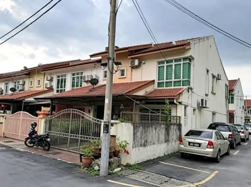 2-storey Terraced House for Sale in Taman Balakong Jaya (Balakong) - A Chong - Exterior - PropertyGuru.com.my