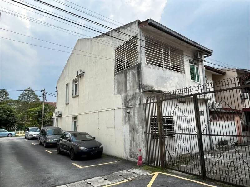 2-storey Terraced House for Sale in Taman Balakong Jaya (Balakong) - A Chong - Exterior - PropertyGuru.com.my