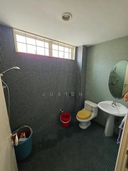 Rumah Teres 3-Tingkat untuk Dijual di Taman Seputeh (Seputeh) - Justin Voon - Bathroom - PropertyGuru.com.my