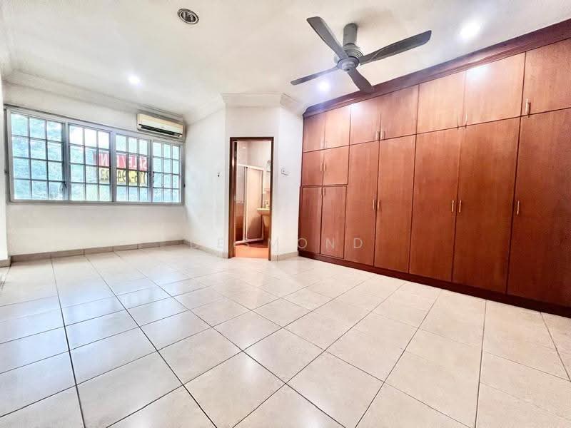 2-storey Terraced House for Sale in SS 21, Damansara Utama (Petaling Jaya) - Desmond Tan - Bedroom - PropertyGuru.com.my