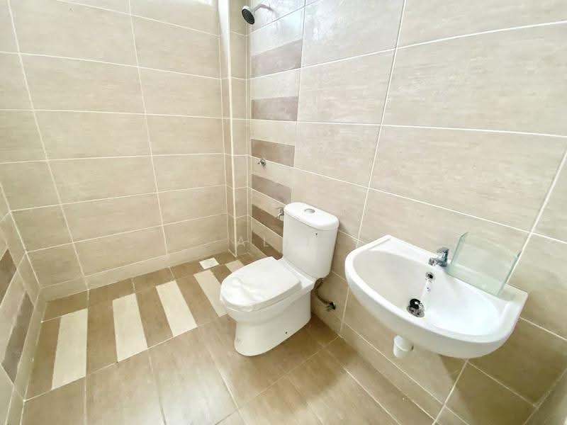 Bungalow House untuk Dijual di Senawang (Ampangan) - Alif Saad - Bathroom - PropertyGuru.com.my