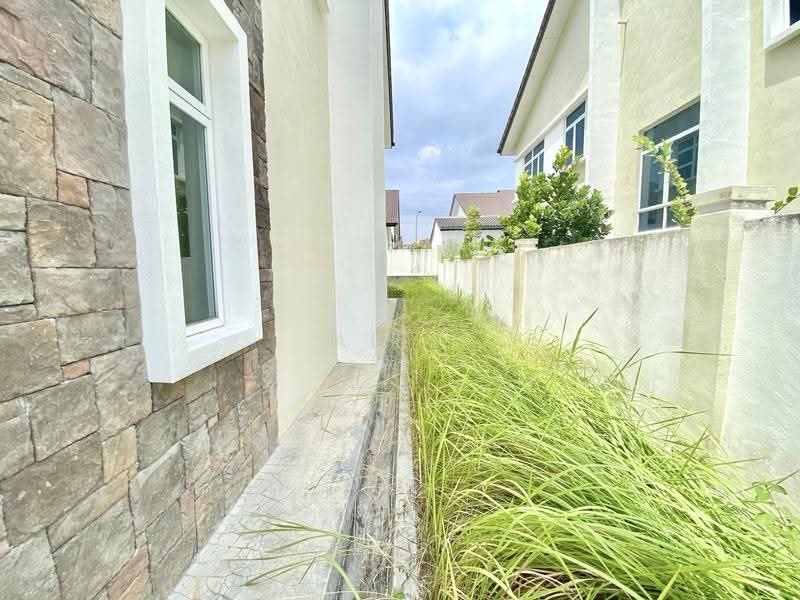 Bungalow House untuk Dijual di Senawang (Ampangan) - Alif Saad - Exterior - PropertyGuru.com.my