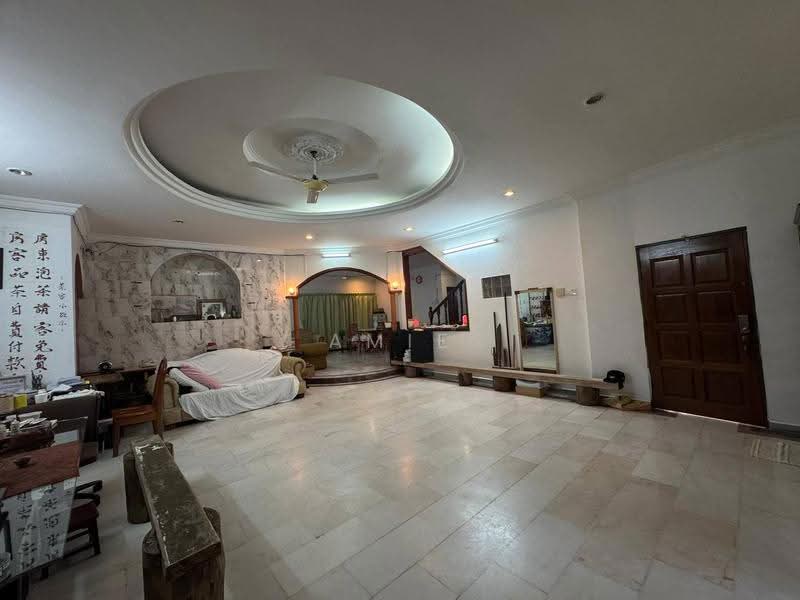 Bungalow House for Sale in Gunung Rapat (Ipoh) - Amie Chong - Living Room - PropertyGuru.com.my