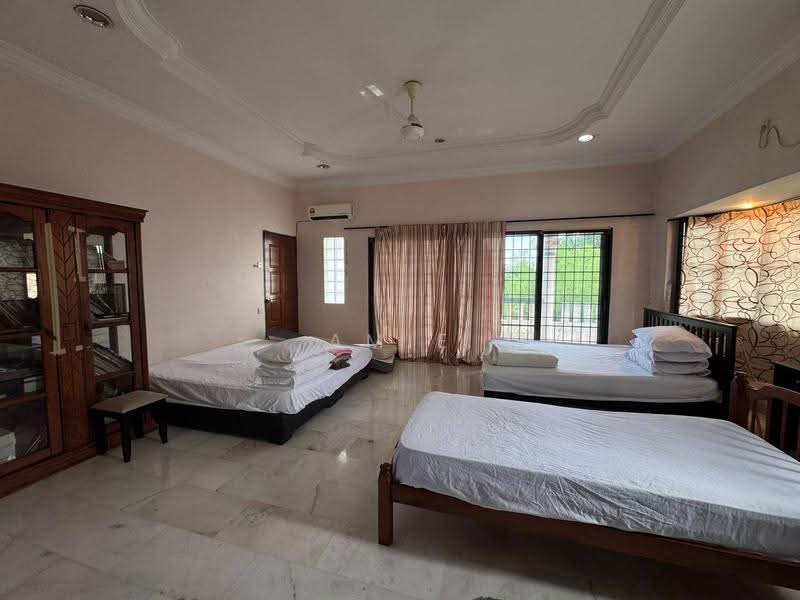 Bungalow House for Sale in Gunung Rapat (Ipoh) - Amie Chong - Bedroom - PropertyGuru.com.my