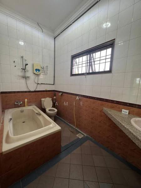 Bungalow House for Sale in Gunung Rapat (Ipoh) - Amie Chong - PropertyGuru.com.my