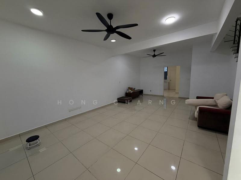 Terraced House for Rent in Taman Nusa Damai (Pasir Gudang) - Hong Charng Lee - Living Room - PropertyGuru.com.my