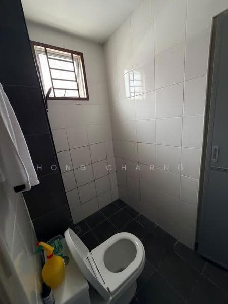 Terraced House for Rent in Taman Nusa Damai (Pasir Gudang) - Hong Charng Lee - Bathroom - PropertyGuru.com.my